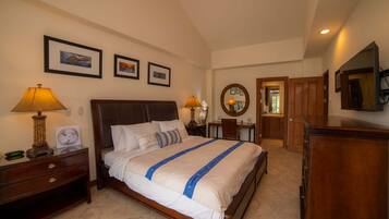 3 bedrooms, iron/ironing board, internet, bed sheets