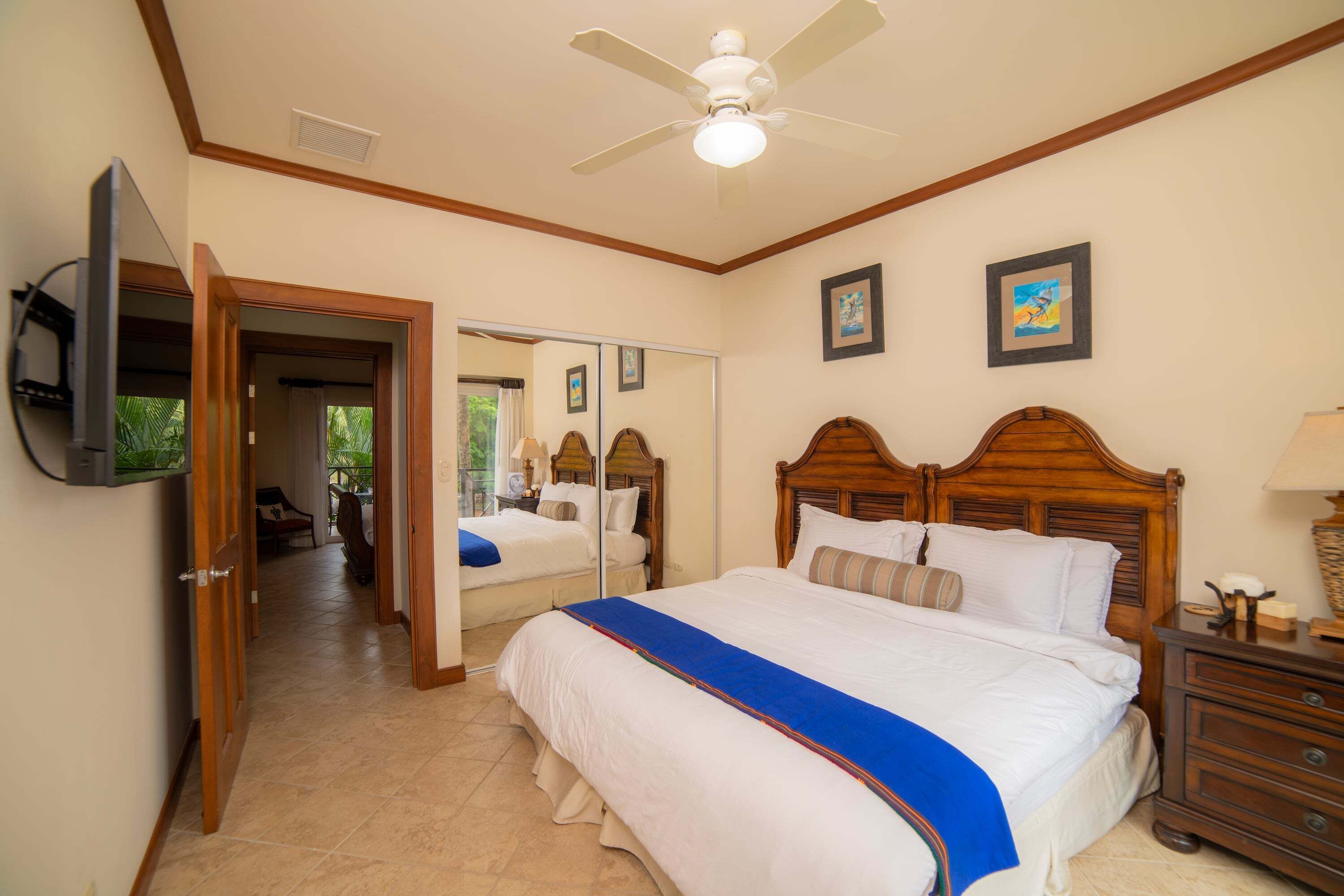 3 bedrooms, iron/ironing board, internet, bed sheets