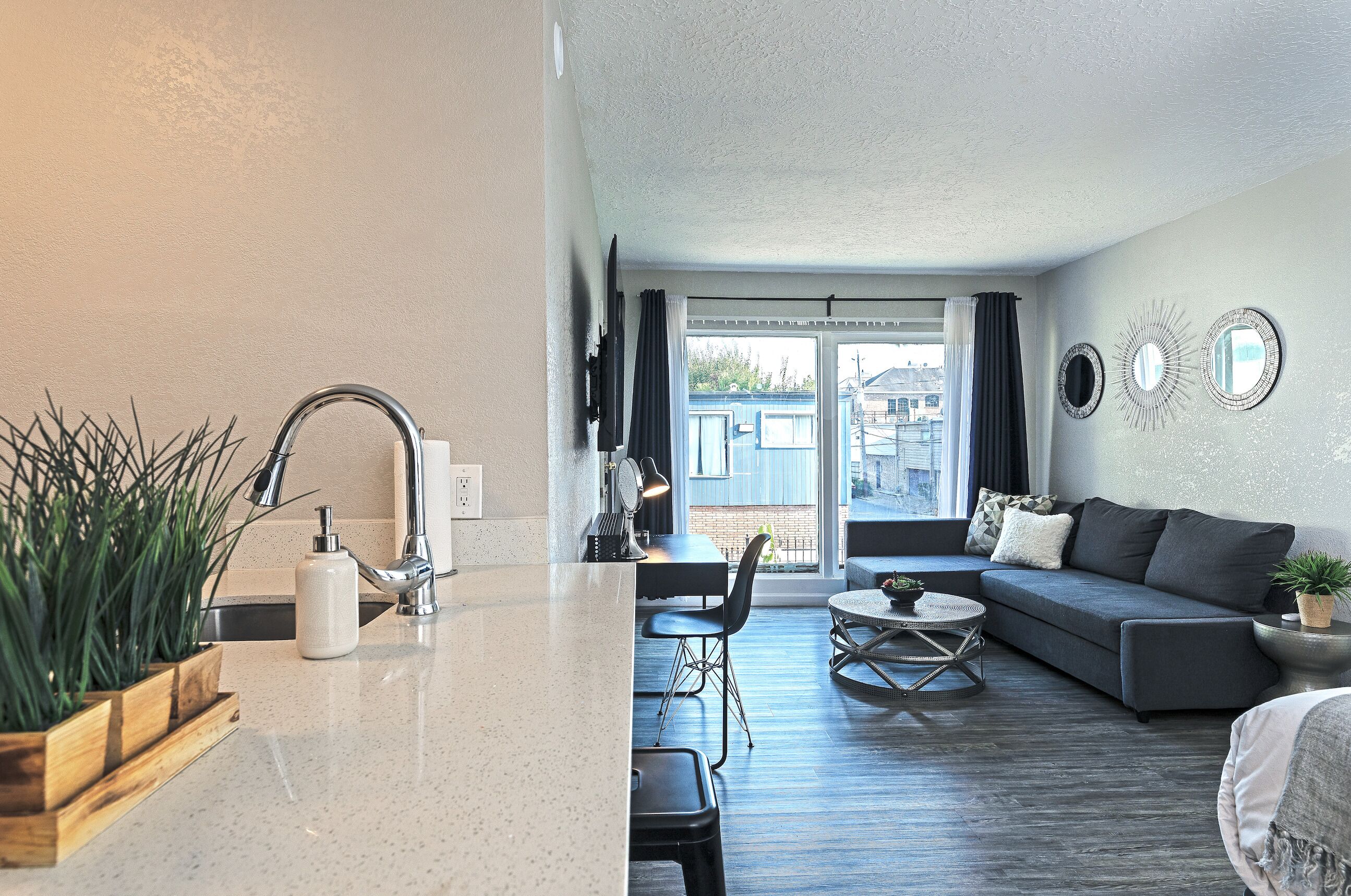 Your Keys to Montrose! Sleeps 32\/8BR\/8BA\/6PA