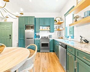 Kühlschrank, Herdplatte, Geschirrspüler