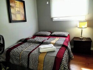 3 bedrooms, desk, iron/ironing board, free WiFi