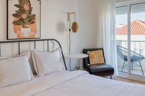 2 Schlafzimmer, Schreibtisch, Bügeleisen/Bügelbrett, Reisekinderbett