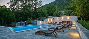 Amazing home in Vrgorac with WiFi