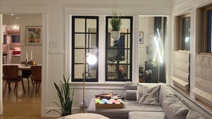 Interior - Historic & sunny beachside 2br with modern comforts (Marina del Rey)