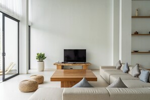 Luxury-Villa | Wohnbereich | 42-Zoll-Flachbildfernseher mit Kabelempfang