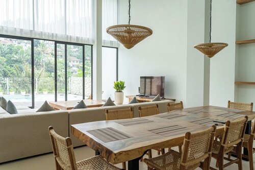 Lavender Rooftop 3BR Villa with a Heated Private Pool