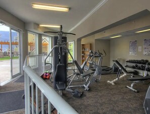 Fitness facility - Lake Front Oasis (Kelowna)