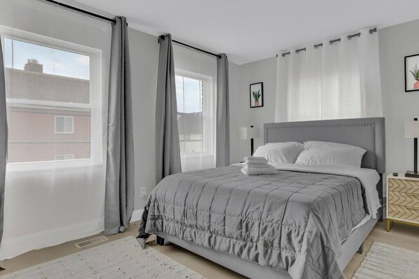 2 slaapkamers, een strijkplank/strijkijzer, wifi, beddengoed