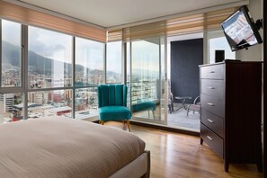 Apartment with Panoramic View and Balcony - 1003 | 1 kamar tidur dan didekorasi berbeda-beda