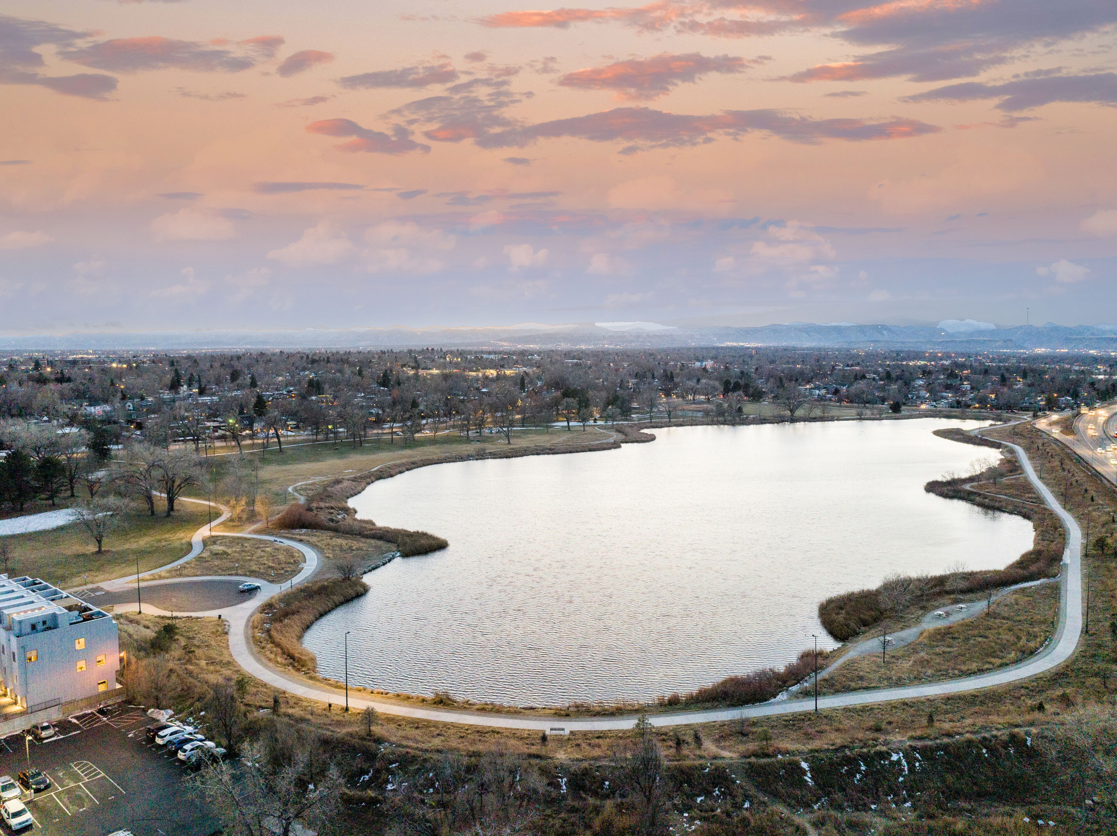 Stylish Lakehouse in Denver with Rooftop Hot Tub, Sauna, Mountain Views, Garage