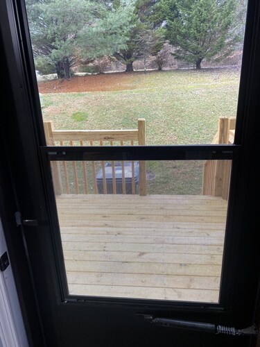 Discover the sights and sounds of Bristol….New Renovated Townhouse