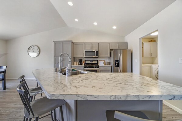 Private kitchen - Pawsitively Perfect: New Pet-Friendly Home in Ideal Location!" (Twin Falls)