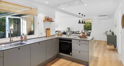 Newly renovated and modern cottage near the beach