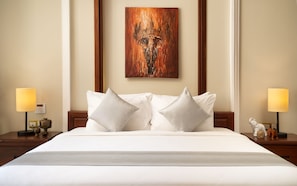 Habitación Deluxe doble, vistas a la piscina | Ropa de cama de alta calidad y edredones de plumas