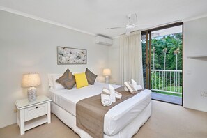 2 bedrooms, iron/ironing board, free WiFi, bed sheets - Argosy 11 at Clifton Beach (Clifton Beach)