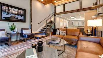 Condo, 3 Bedrooms | Living area