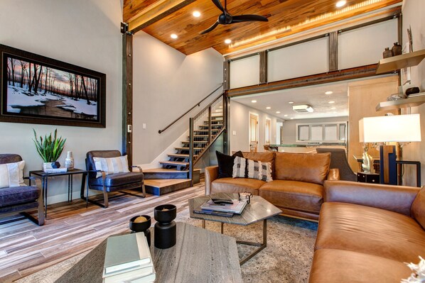 Condo, 3 Bedrooms | Living area