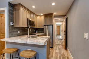 Condo, 3 phòng ngủ | Bếp riêng