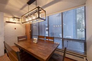 Dining - Park Avenue Standard 2 Bedroom Condominiums (Park City)
