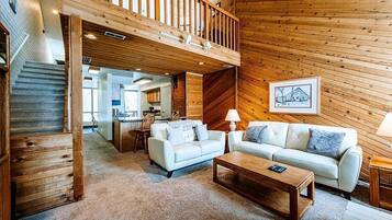 Condo, 3 Bedrooms | Living area