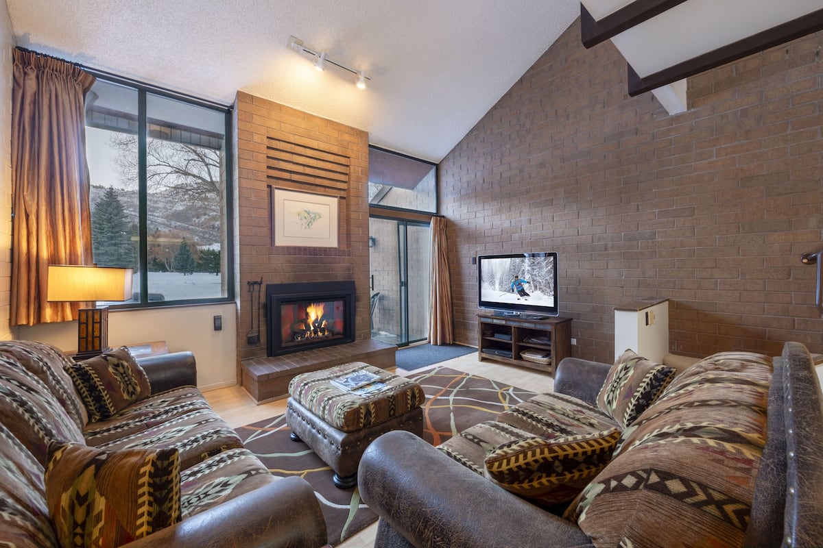 Condo, 3 habitaciones | Área de sala de estar