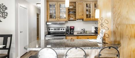 Condo, 1 Bedroom | Private kitchen