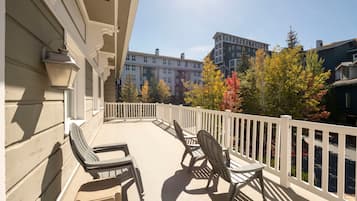 Condo, 3 Bedrooms | Property grounds