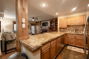 Condo, 2 Bedrooms | Living area