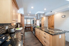 Condo, 2 Bedrooms | Private kitchen