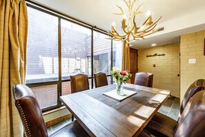 Condo, 2 Bedrooms | Dining