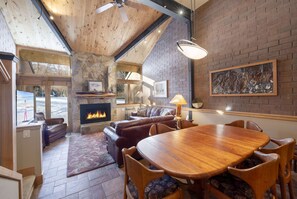 公寓式客房, 3 间卧室 | 用餐