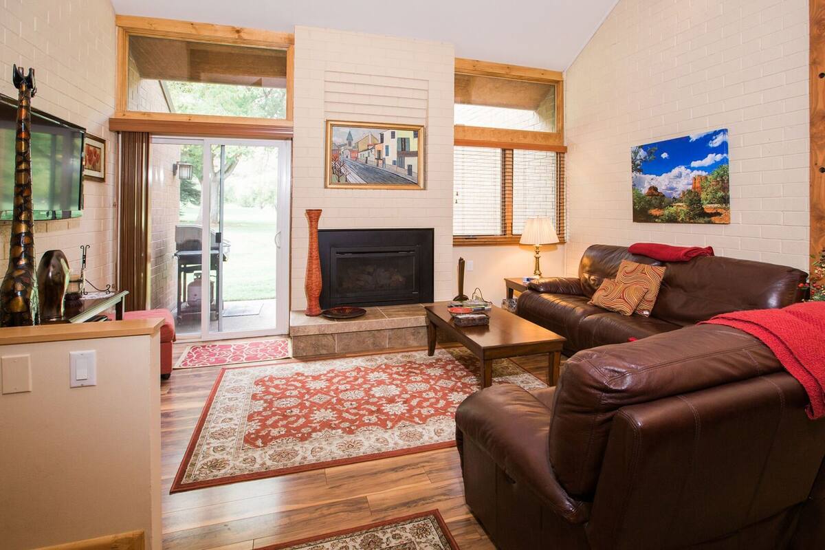 Condo, 3 Bedrooms | Living area