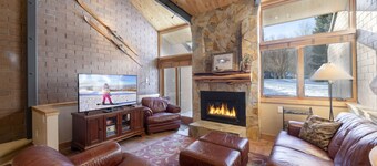 Park Avenue Upgraded 2 Bedroom Condominiums