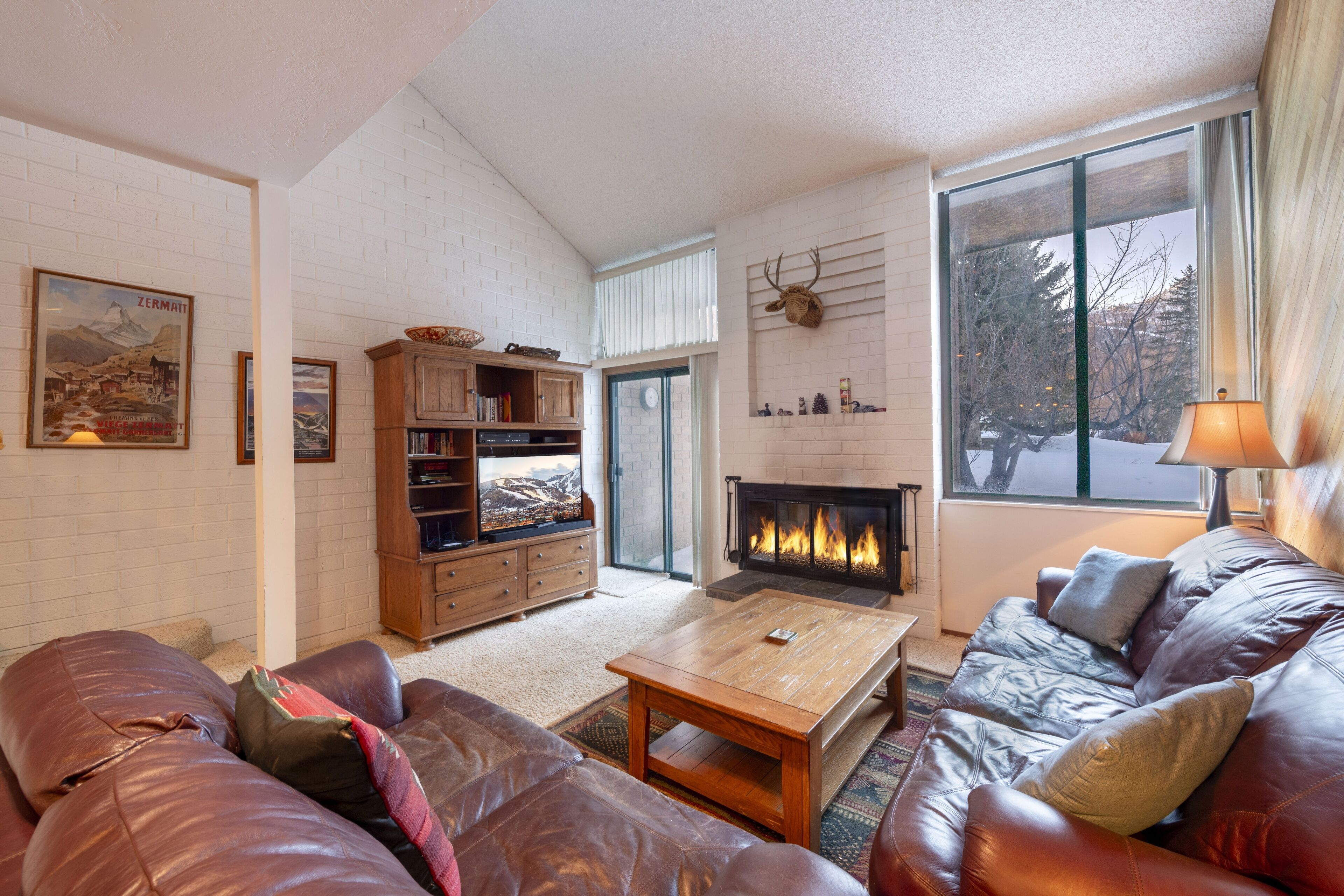 Condo, 3 Bedrooms | Living area