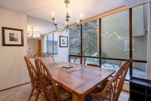 公寓客房, 3 間臥室 | 用餐區