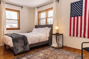 3 slaapkamers, reisbedje, gratis wifi, beddengoed
