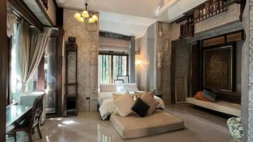 6 bedrooms, WiFi, bed sheets