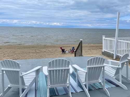 Caseville - Private Beach Front Home