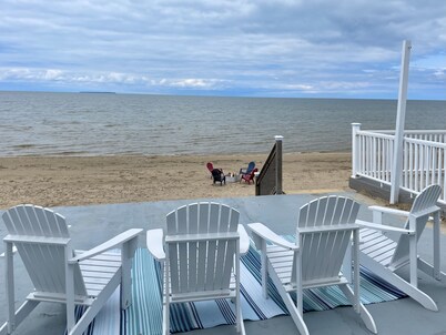 Caseville - Private Beach Front Home