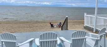 Caseville - Private Beach Front Home