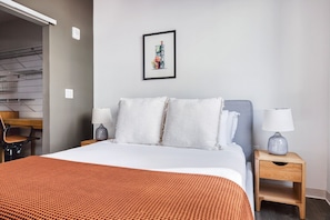 1 chambre, fer et planche Ă repasser, Wi-Fi, draps fournis