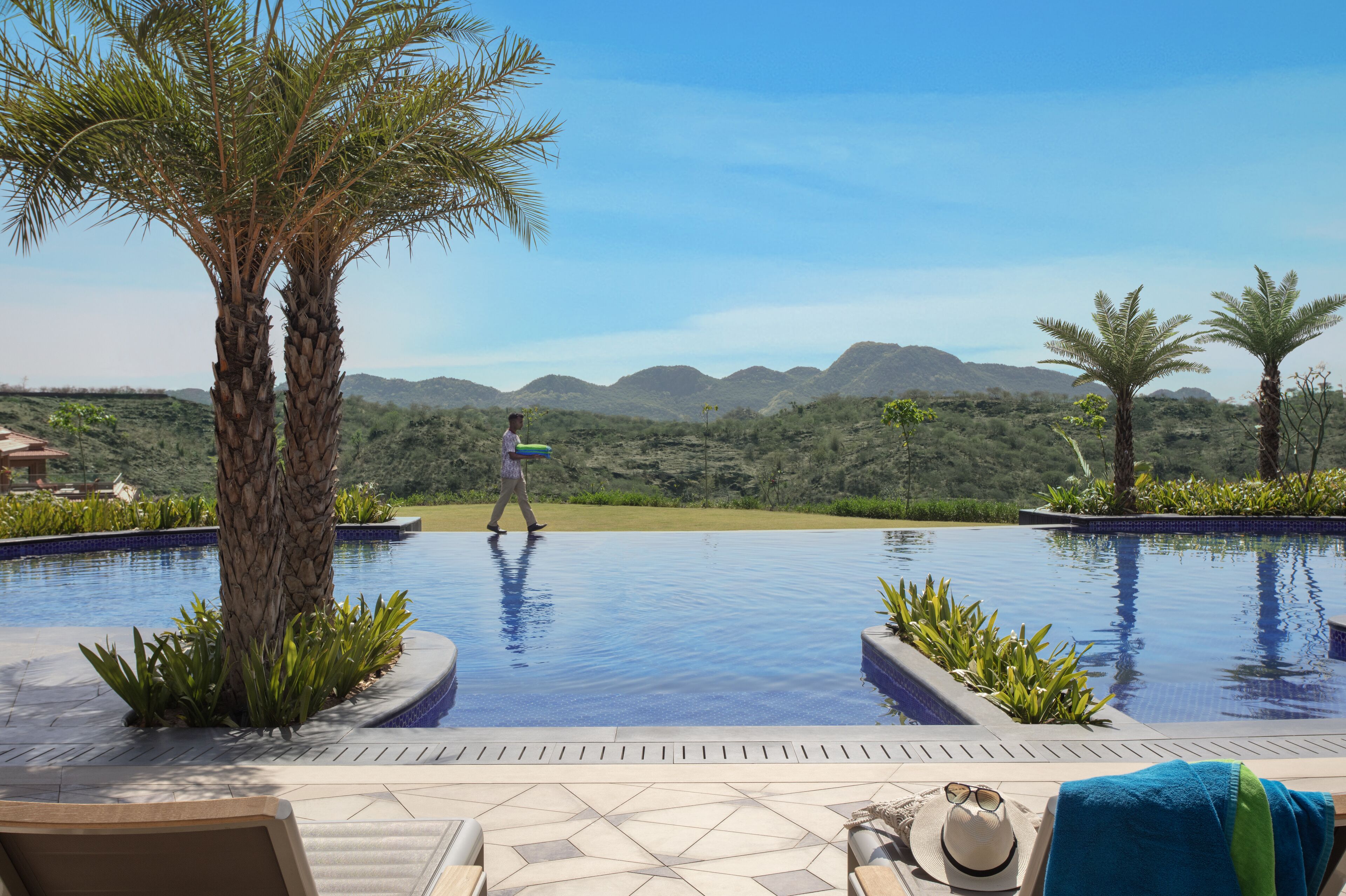 Udendørs pool, gratis hytter, parasoller