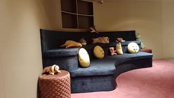 子供用の遊び場 - 屋内