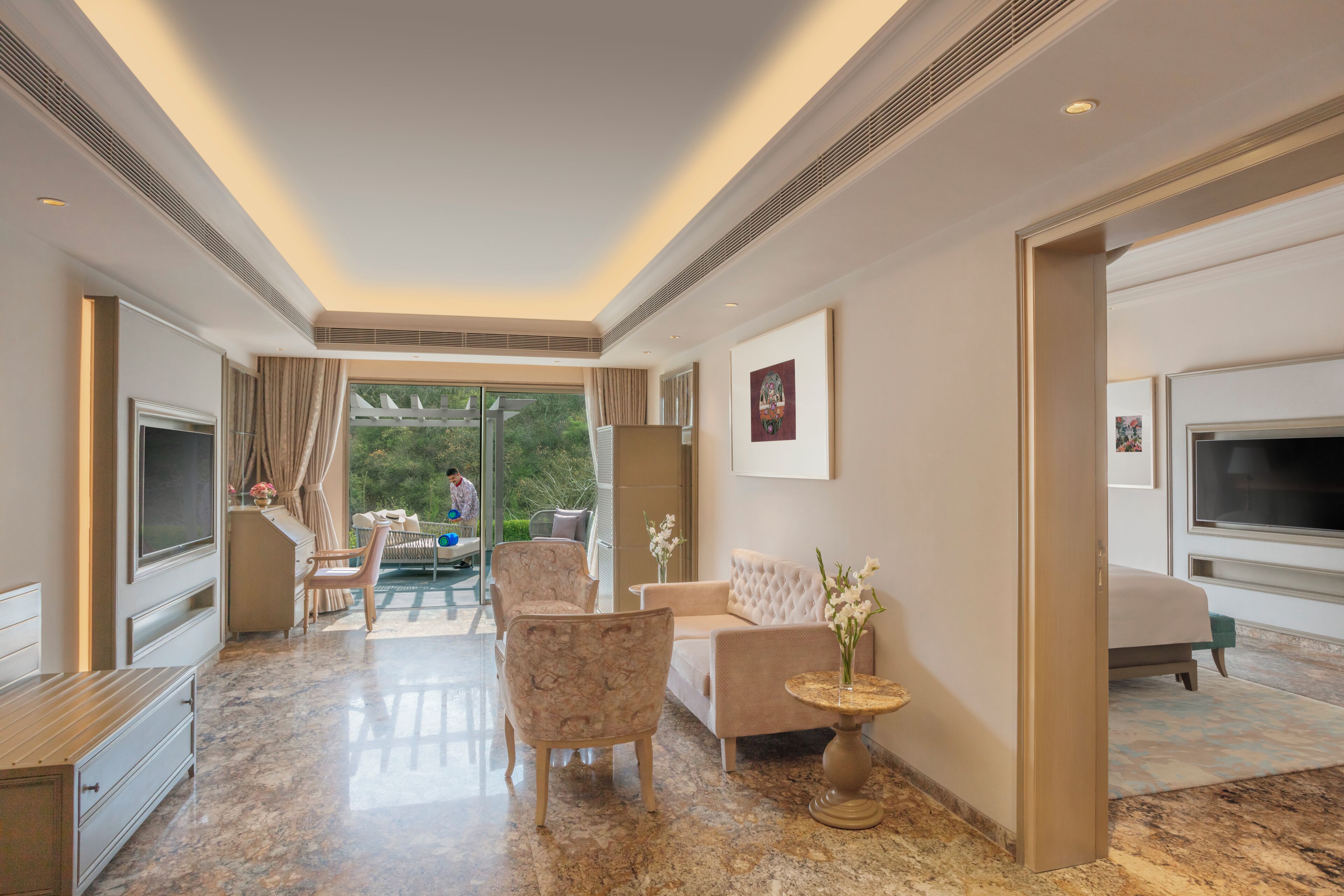 Suite, 1 Queen Bed | Living area