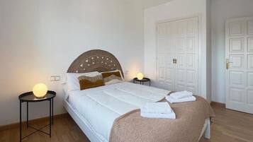 3 bedrooms, free internet, bed sheets