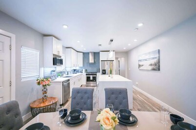Stylish Central San Jose 3B2B w/crib Free Parking