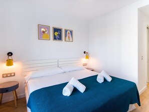 2 chambres, fer et planche à repasser, accès à Internet, literie fournie