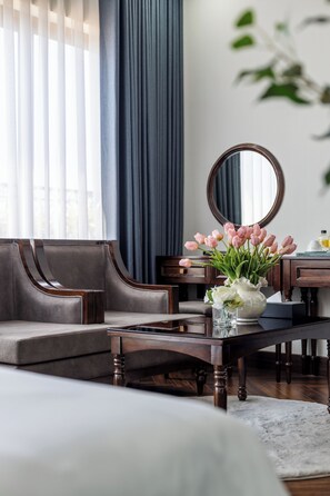 Svit Classic - balkong - vid poolen | Matservice på rummet