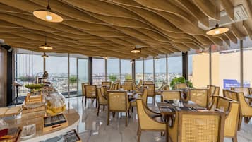 Daily buffet breakfast (VND 100000 per person)