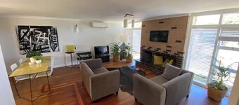 Nelson Cottage - relaxed retro, modern & original